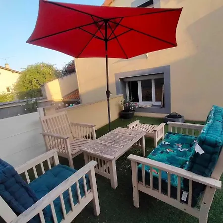 Repere Des Etoiles Nyaraló Saint-Beauzire (Puy-de-Dome)